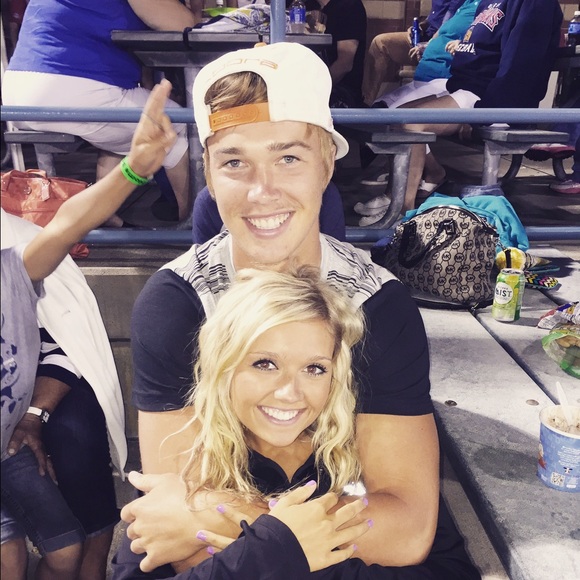 Profile Picture of Bentley Rupp (@bentleyrupp) on Poshmark
