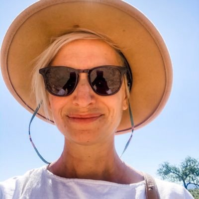 Profile Picture of Liz Stanleyon Twitter
