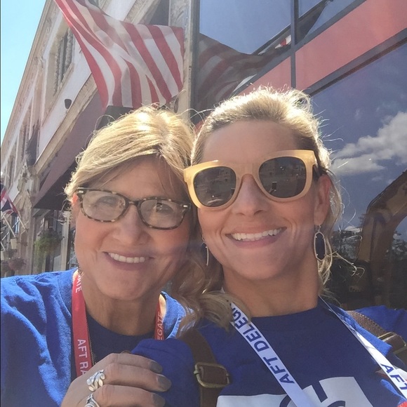 Profile Picture of Jackie Lansdale (@jlplan) on Poshmark