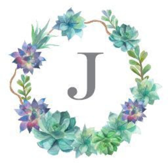 Profile Picture of Jennifer Schmidtberg (@jschmidtberg) on Poshmark