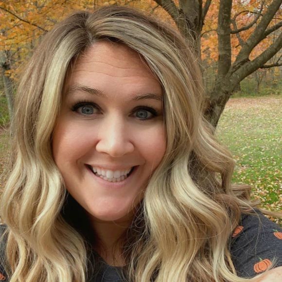 Stephanie Roberti - Poshmark Profile Picture of Stephanie Roberti (@starrieyed24) on Poshmark