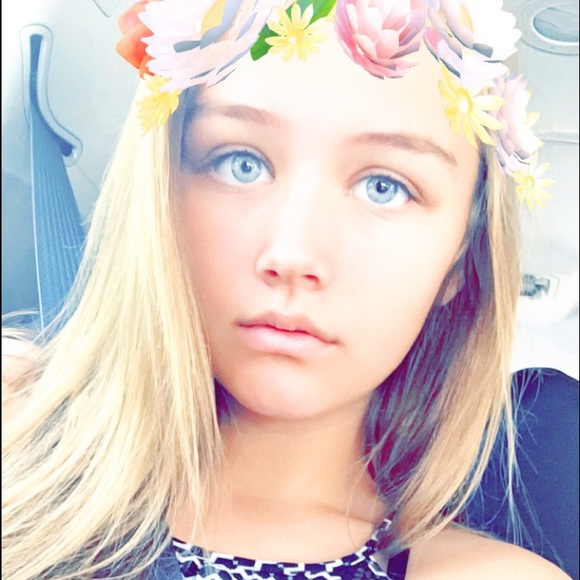 Profile Picture of Haley Hoffman (@haleyhoffman) on Poshmark