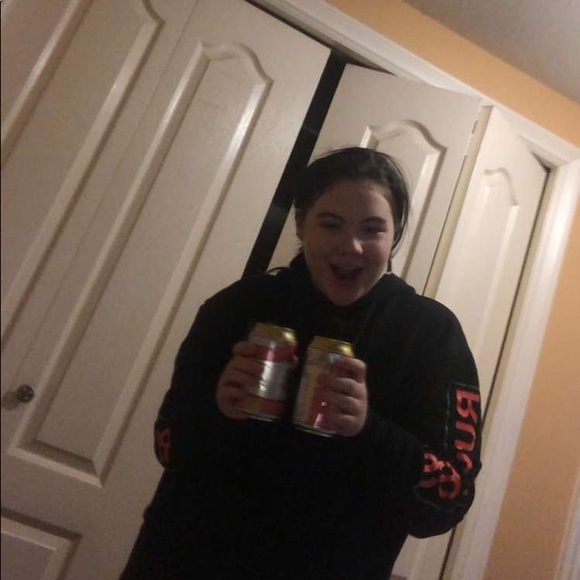Profile Picture of Lucy Mchugh (@lucymch13) on Poshmark