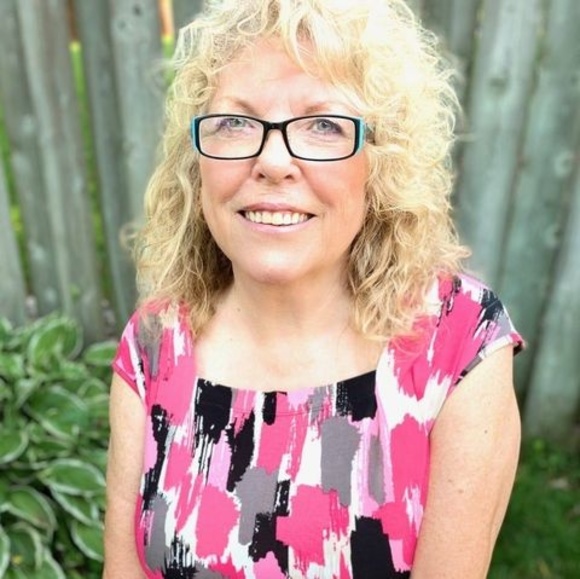 Profile Picture of June Roberts (@juneroberts608) on Poshmark