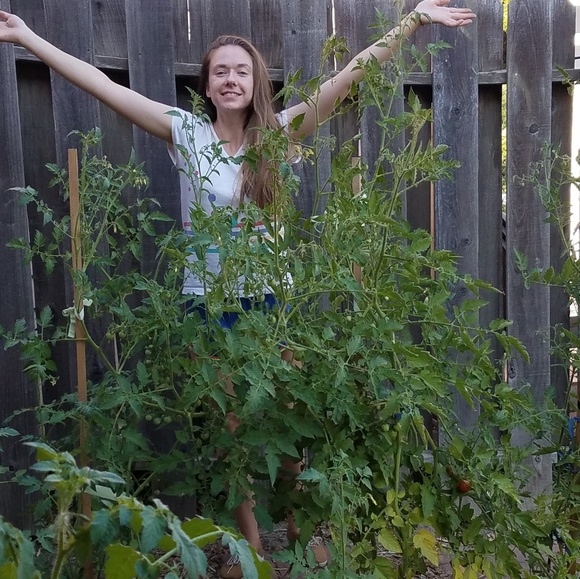 Profile Picture of Veronica Schlette (@napervilleposh) on Poshmark