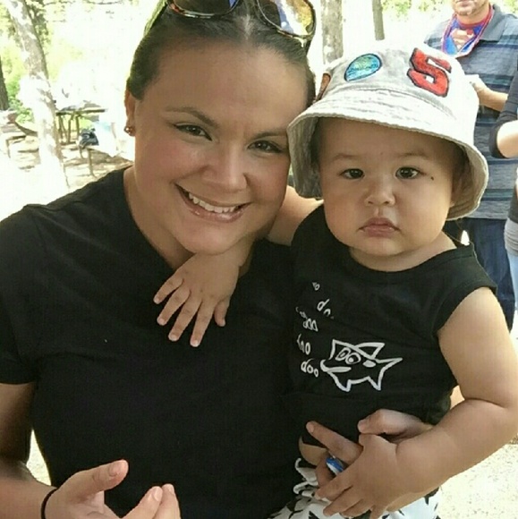 Profile Picture of Marisol Mombela (@mmombela) on Poshmark