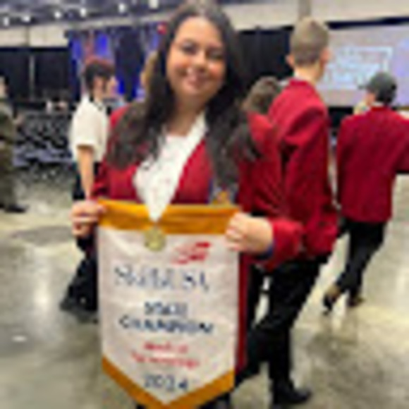 Profile Picture of Nancy Harris (@nancyh1983) on Poshmark