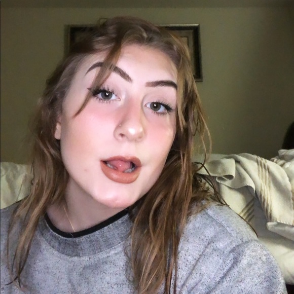 Profile Picture of Kylee Foale (@mariekylee) on Poshmark