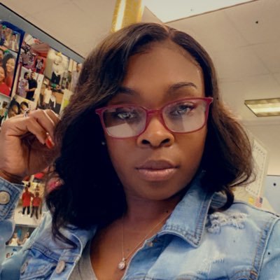 Profile Picture of Vicky Floyd-Gray (@MsVicky85) on Twitter