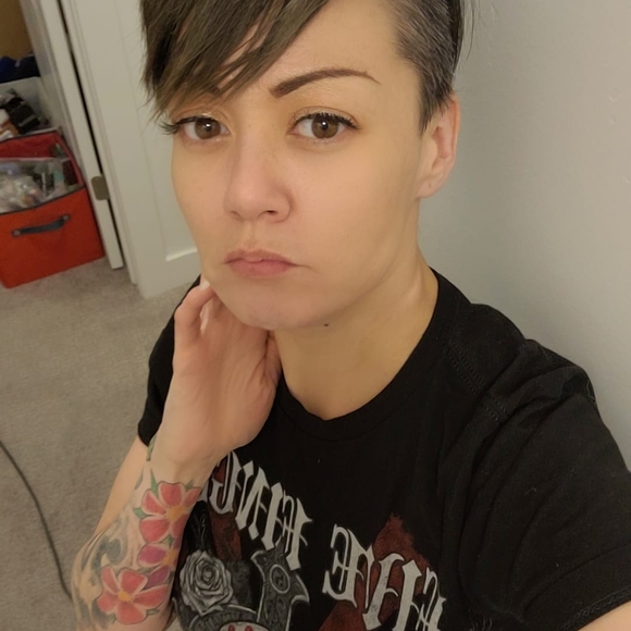 Profile Picture of Cathy Ketchersid (@cathybeatty) on Poshmark