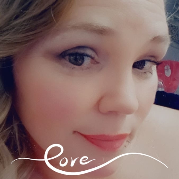 Profile Picture of Rosemary Pearce (@rdpearce) on Poshmark