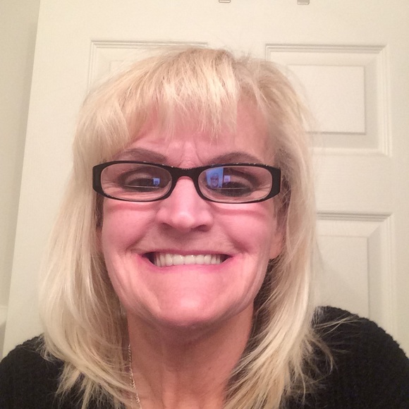 Profile Picture of Doreen Russini (@doreenr60) on Poshmark