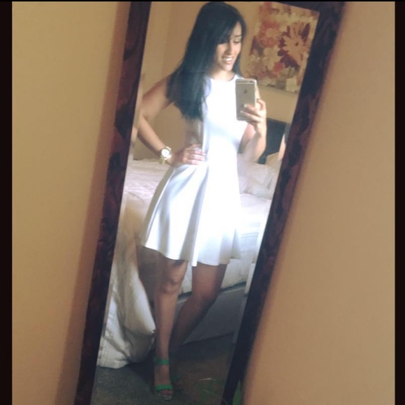 Profile Picture of Erika Ledezma (@eledezma) on Poshmark