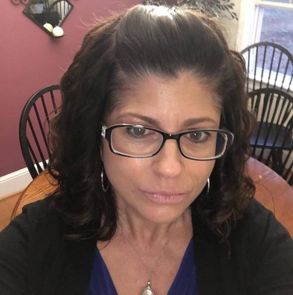 Profile Picture of Emily Andrews (@em0713) on Poshmark