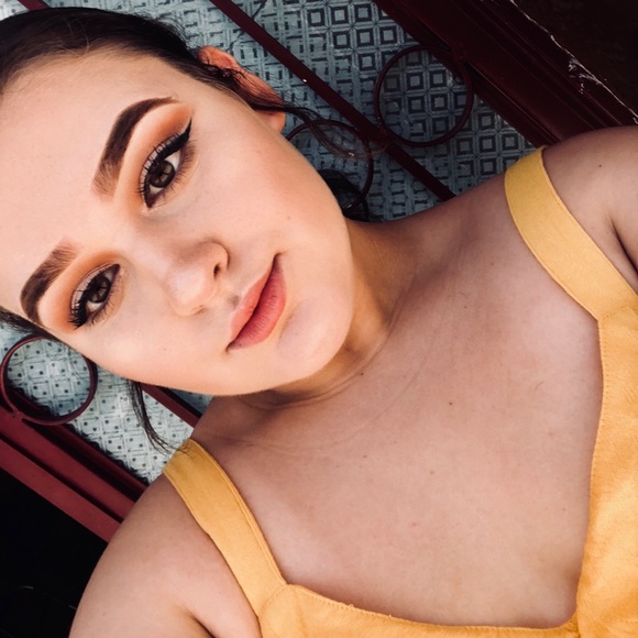 Profile Picture of Isabel Herrera (@saucyyissa) on Poshmark