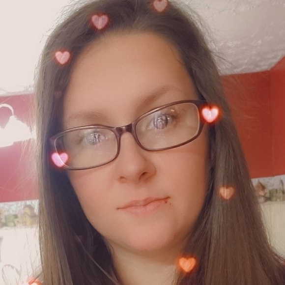 Profile Picture of Tiffany Tuttle (@tiffanytuttle95) on Poshmark