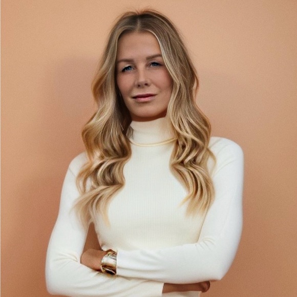 Profile Picture of Robin Malcolm (@robinshaun) on Poshmark