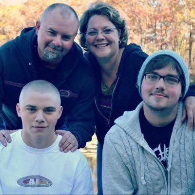 Profile Picture of Aimee Ray (@mamaraysbbq) on Twitter