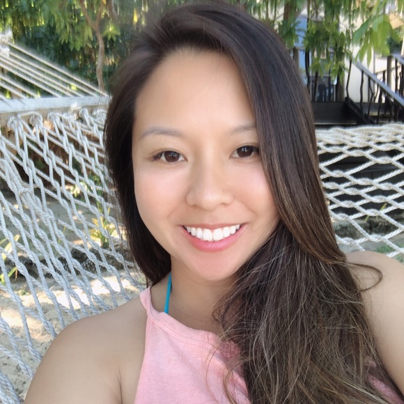 Profile Picture of Hoan Luong (@hluong886) on Poshmark