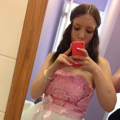 Profile Picture of Rosie McCann (@rose_mxx) on Twitter