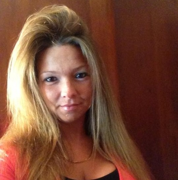 Profile Picture of Kelly Gondolfi (@kellianna) on Poshmark