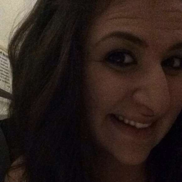 Nouha Hakim - Poshmark Profile Picture of Nouha Hakim (@nouha7) on Poshmark