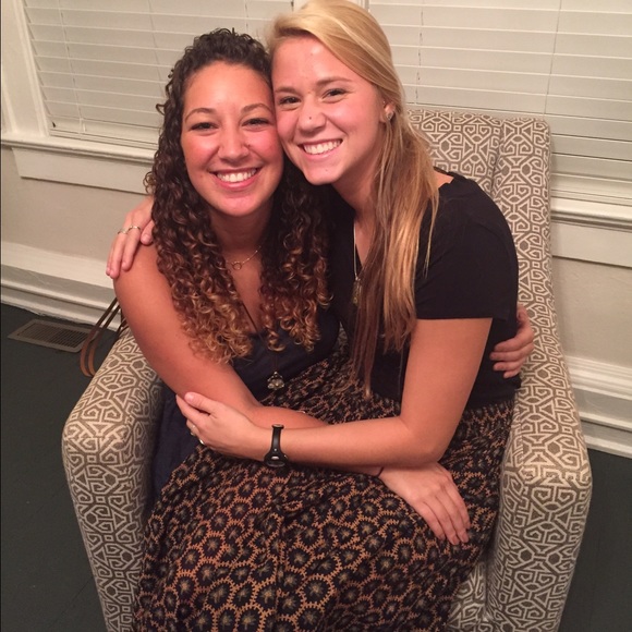 Profile Picture of Paige Shuffler (@paigeshuffler) on Poshmark