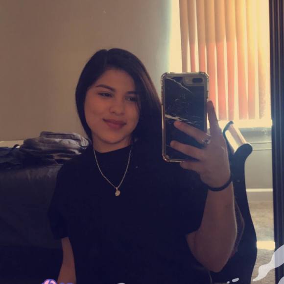 Profile Picture of Anaid Gonzalez (@maria_glez) on Poshmark