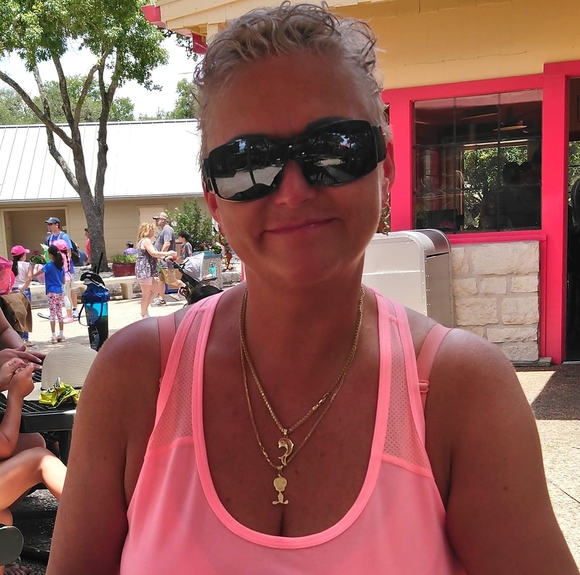 Profile Picture of Erika Horváth (@ercsike) on Poshmark