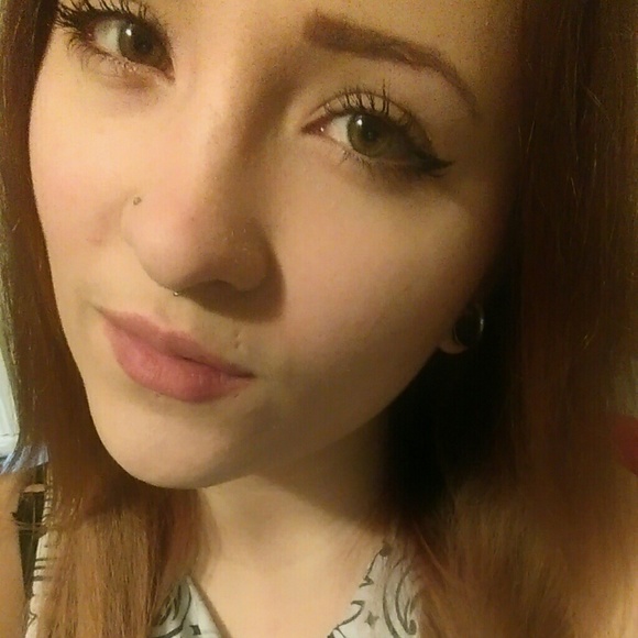 Profile Picture of Kellie Keefe (@keefe1114) on Poshmark