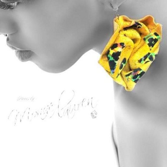 Profile Picture of Simone Sullivan-gray (@monaelauren) on Poshmark