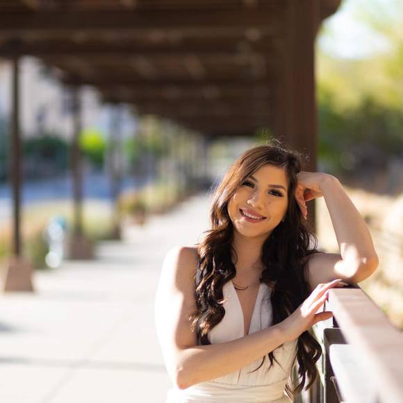 Profile Picture of Bobbie Silva (@bobbielor) on Poshmark