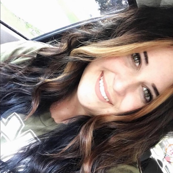 Alex Casson - Poshmark Profile Picture of Alex Casson (@alexcasson) on Poshmark