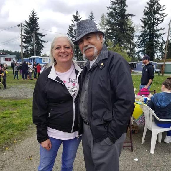 Profile Picture of Donna Fausnaught (@mdsalloon) on Poshmark