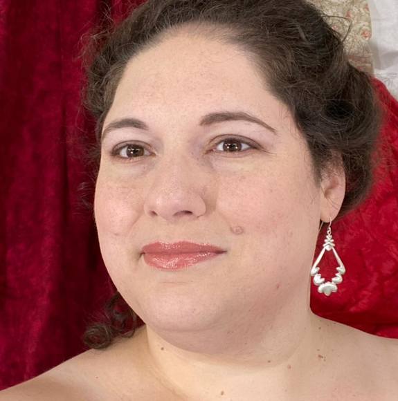 Profile Picture of Denise Camporeale (@d_camporeale) on Poshmark