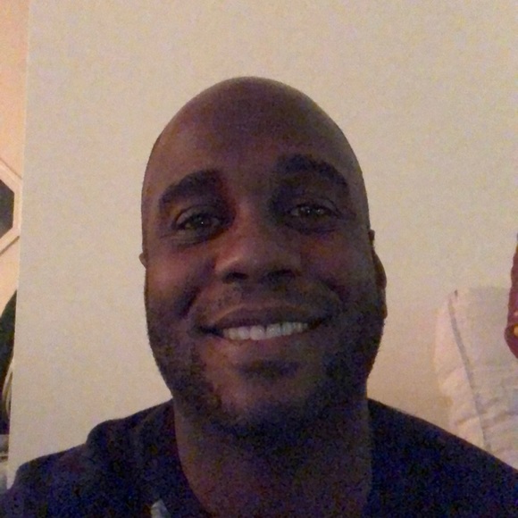 Profile Picture of Darryl Brown (@dcabrown) on Poshmark