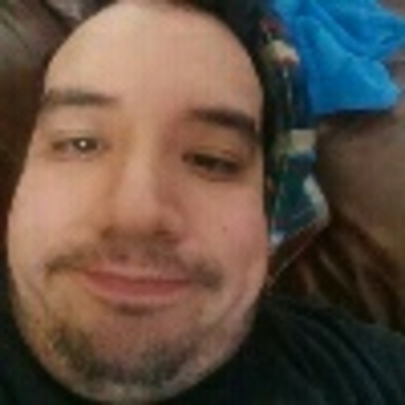 Profile Picture of Matthew Salinas (@matt2100) on Poshmark