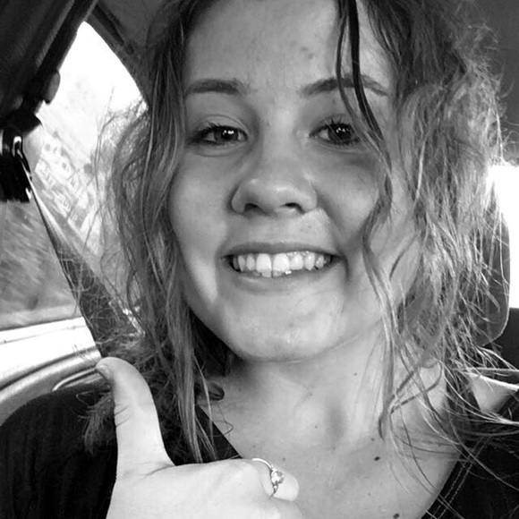 Profile Picture of Sam Sessions (@17sessisam) on Poshmark