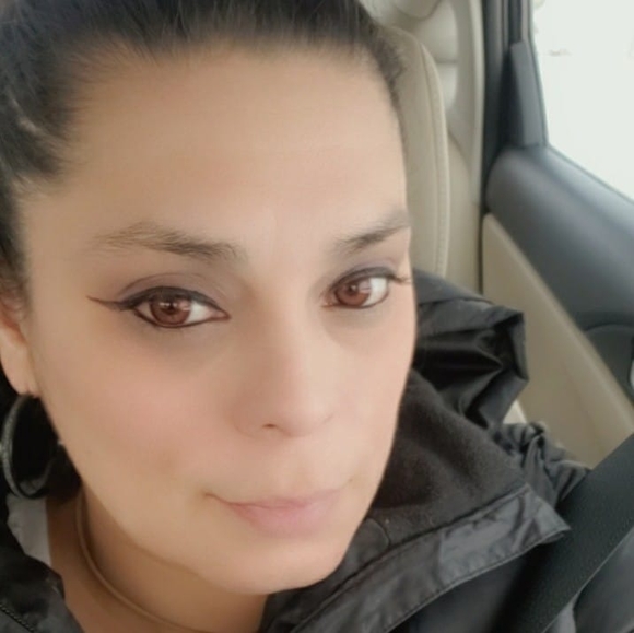 Profile Picture of Claudia Facundo (@c_facundo005) on Poshmark