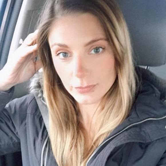 Profile Picture of Amanda Dzierzynski (@booger00) on Poshmark