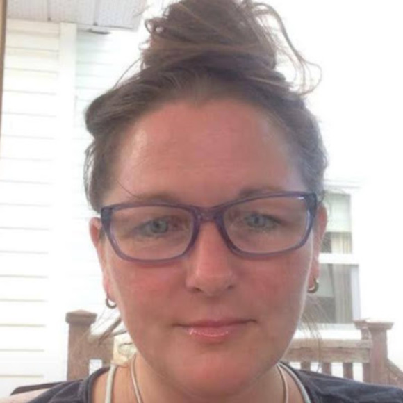 Profile Picture of Sherri Strobbe (@lilika359) on Poshmark