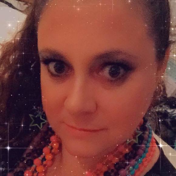 Profile Picture of Dannielle Pavitt (@danni17278) on Poshmark