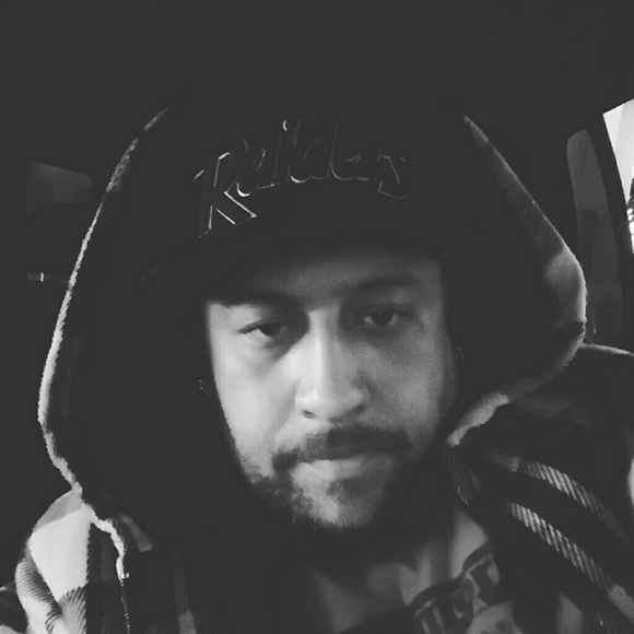 Profile Picture of Alexander Williams (@cavee2) on Poshmark