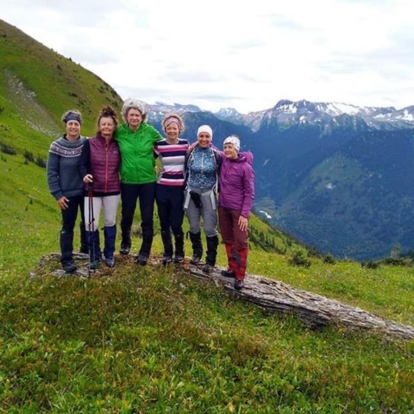 Profile Picture of Glenda Loedel (@1966glenda) on Poshmark