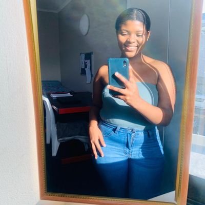 Profile Picture of ZaNDI LISA (@lisa_zandi) on Twitter