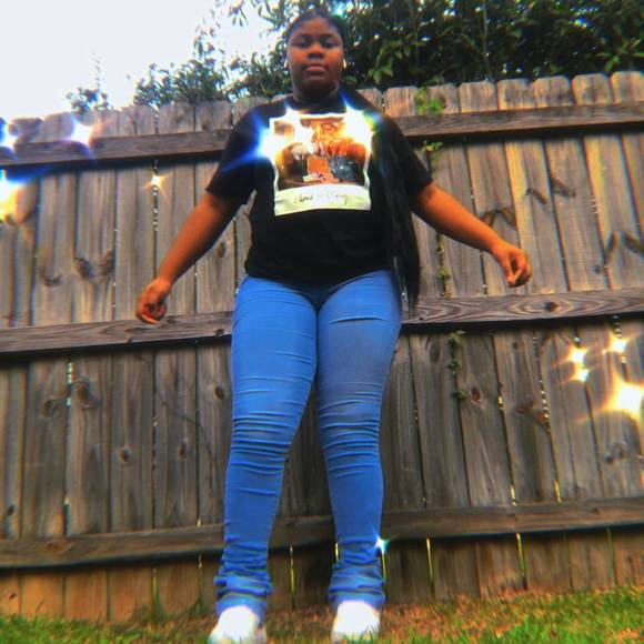 Profile Picture of Poochi Crafton (@poochi789) on Poshmark