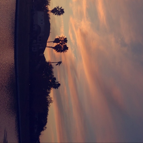 Profile Picture of Maria Siddiqui (@mariaartsy) on Poshmark