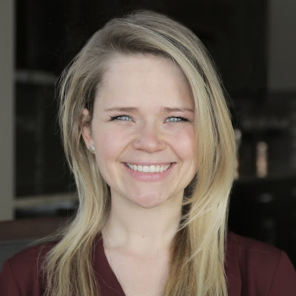Profile Picture of Amy Walzer (@amy_walzer) on Poshmark