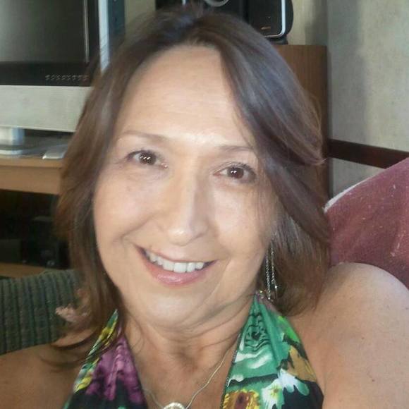 Profile Picture of Trish Baliles (@trishbaliles) on Poshmark