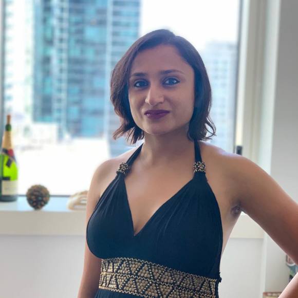 Akshaya Bhat - Poshmark Profile Picture of Akshaya Bhat (@akshaya42) on Poshmark